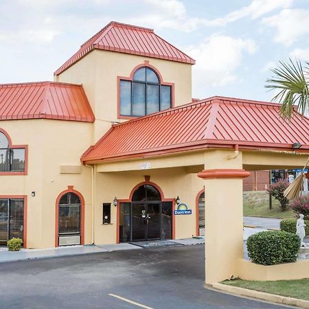 Days Inn By Wyndham Orangeburg Exterior photo